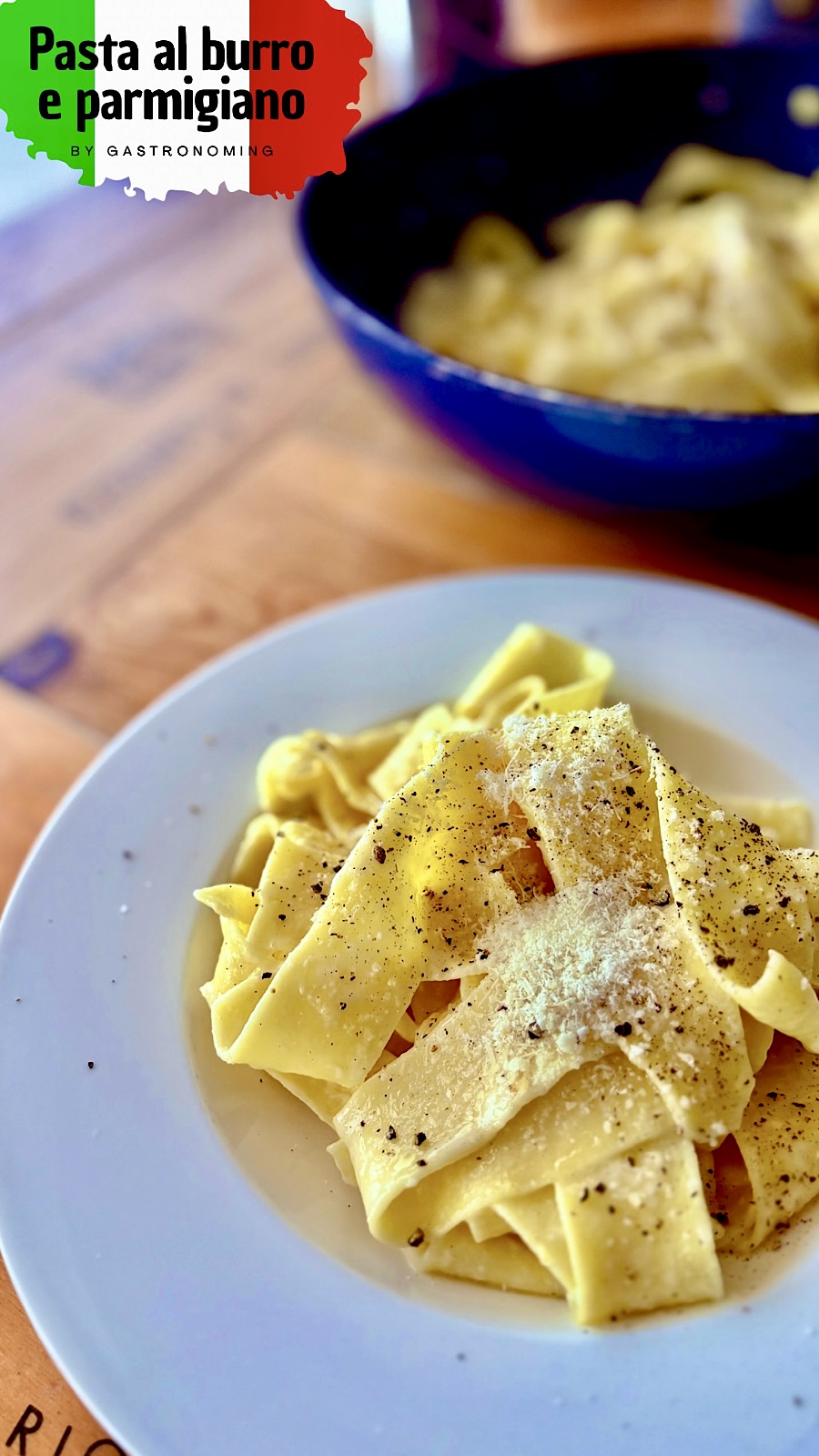 Pasta al burro e parmigiano o lo que es lo mismo, un plato de pasta sencillo, pero de lo mejor